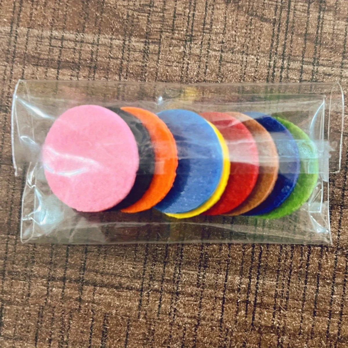 Difusor de Perfume Recargable para Auto — Clip Ventilación, Aromaterapia con 10 Almohadillas